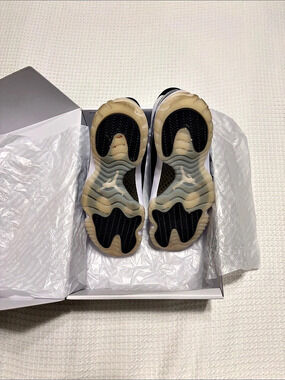 Jordan Air Jordan 11 Black & White Sneakers Like New